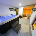 Lena Villa