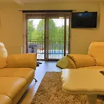 Lena Villa *