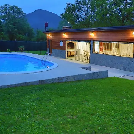 Lena Villa